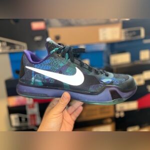 Kobe X (10) Overcome - Size 10.5